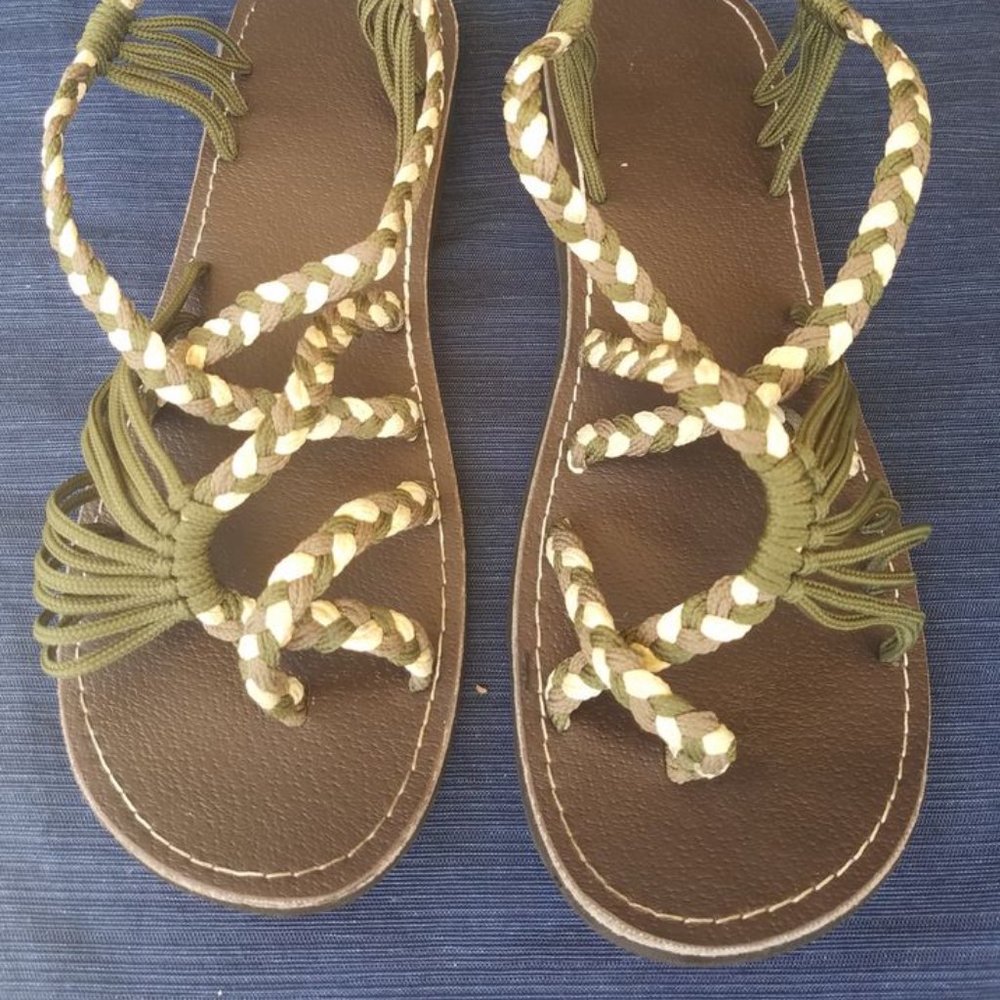 Handmade Size 7 Army Green & Creme Sandals